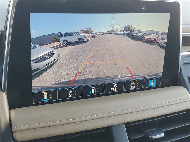 Used 2021 Chevrolet Suburban Premier w/ Premium Package image 28