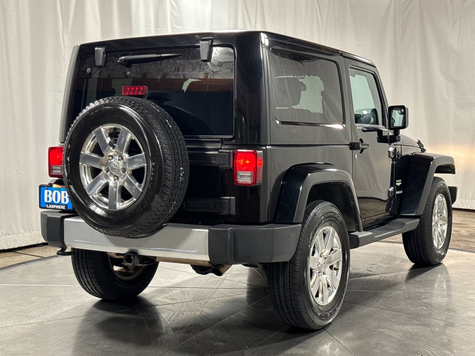 Used 2012 Jeep Wrangler Sahara w/ Connectivity Group AWD/4WD image 10