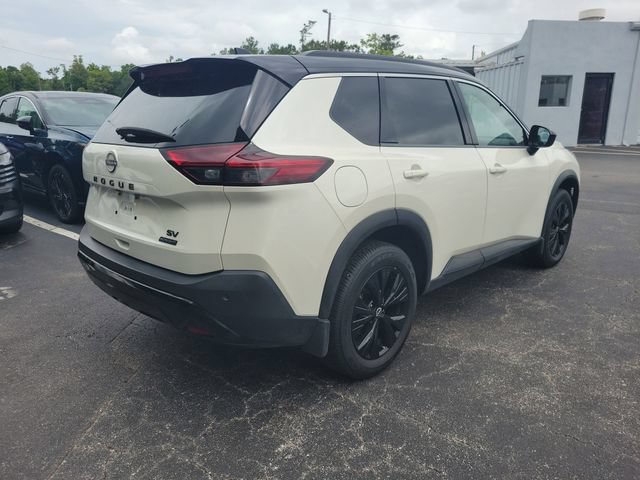 Used 2023 Nissan Rogue SV w/ SV Premium B Package FWD image 6