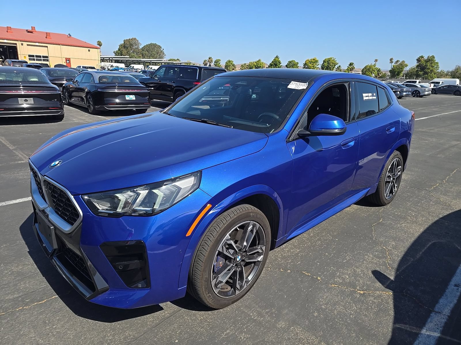 Used 2025 BMW X2 xDrive28i AWD/4WD image 1