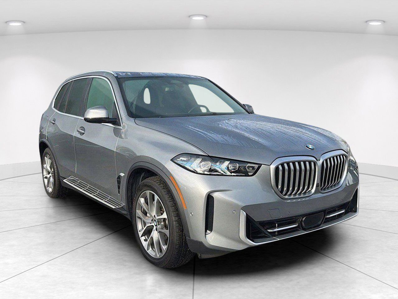 Certified 2024 BMW X5 xDrive40i w/ Premium Package AWD/4WD video 2