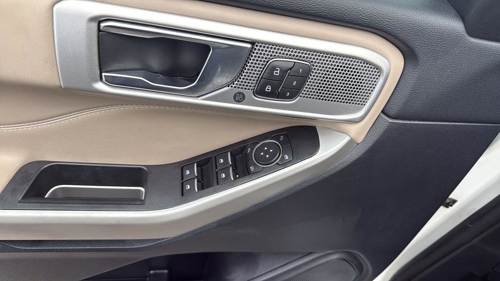 Used 2022 Ford Explorer Limited image 35