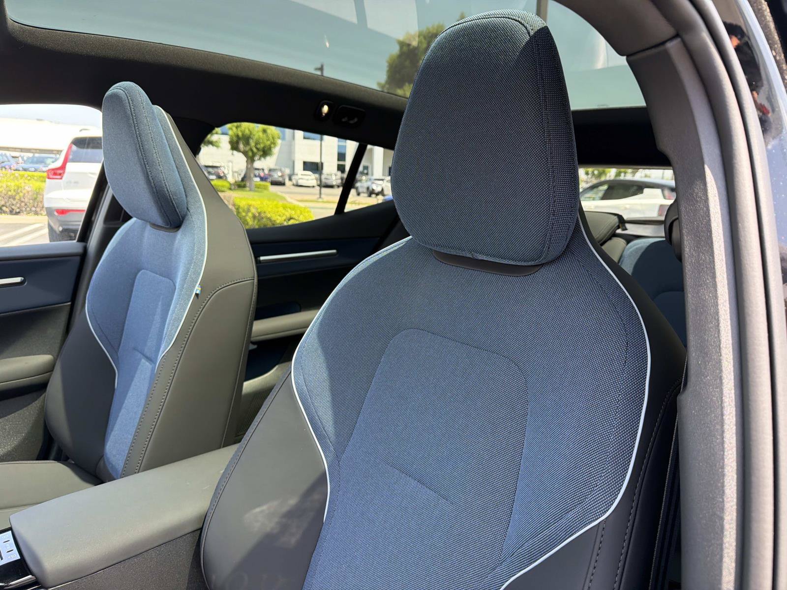 New 2026 Volvo EX30 Plus w/ Climate Package AWD/4WD image 15