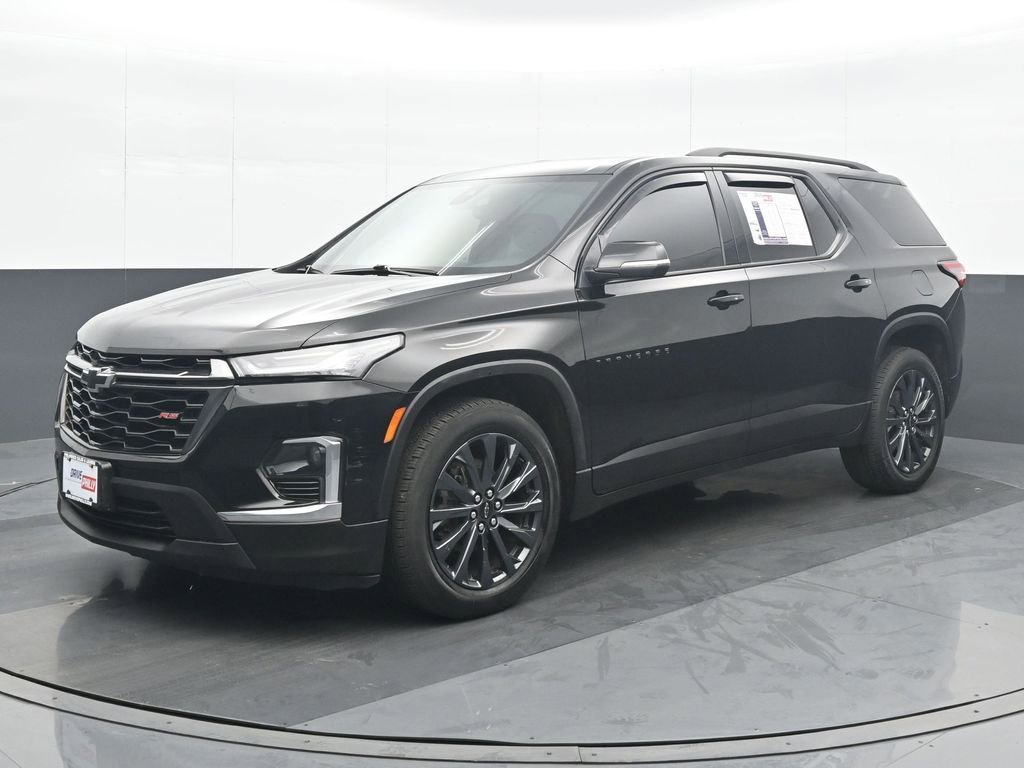 Used 2023 Chevrolet Traverse RS image 2