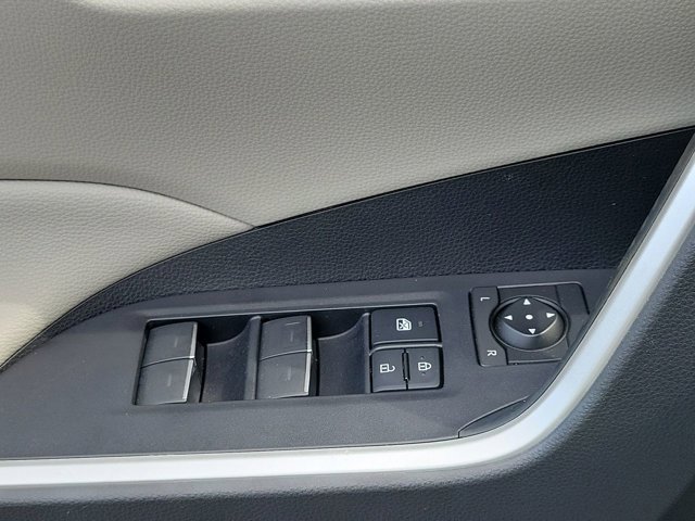 Used 2022 Toyota RAV4 XLE Premium image 30