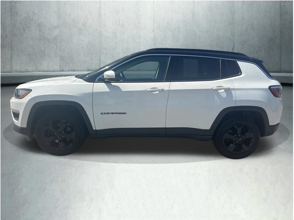 Used 2018 Jeep Compass Latitude w/ Popular Equipment Group AWD/4WD image 2