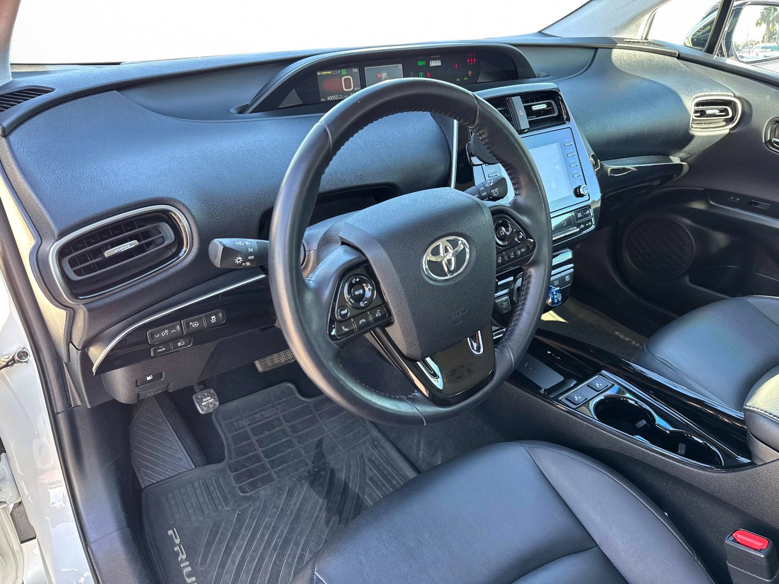 Used 2020 Toyota Prius XLE w/ Advanced Technology Package image 20