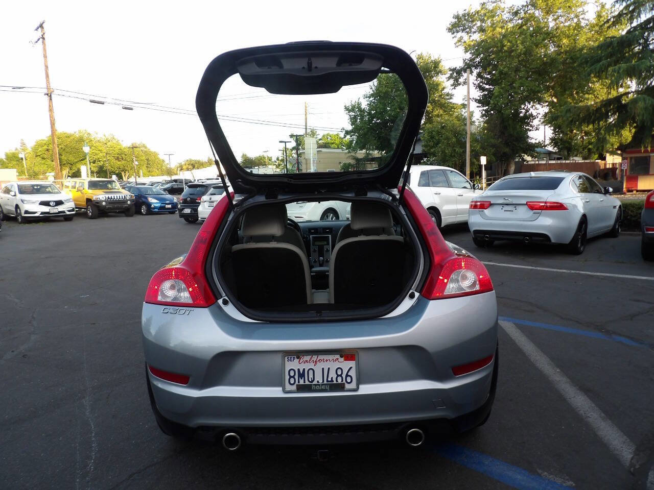Used 2013 Volvo C30 FWD image 11