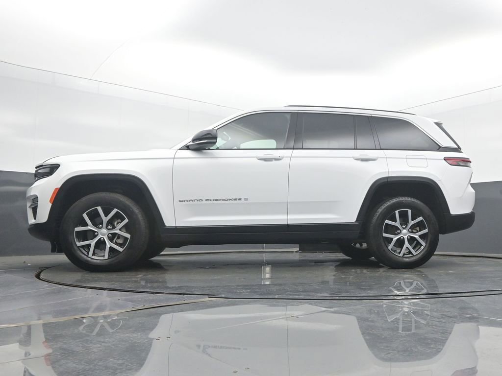Used 2024 Jeep Grand Cherokee Limited image 47