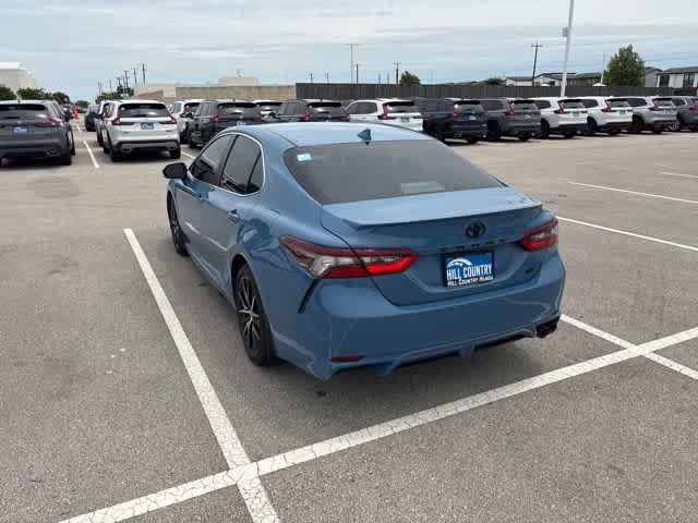 Used 2023 Toyota Camry SE FWD image 3