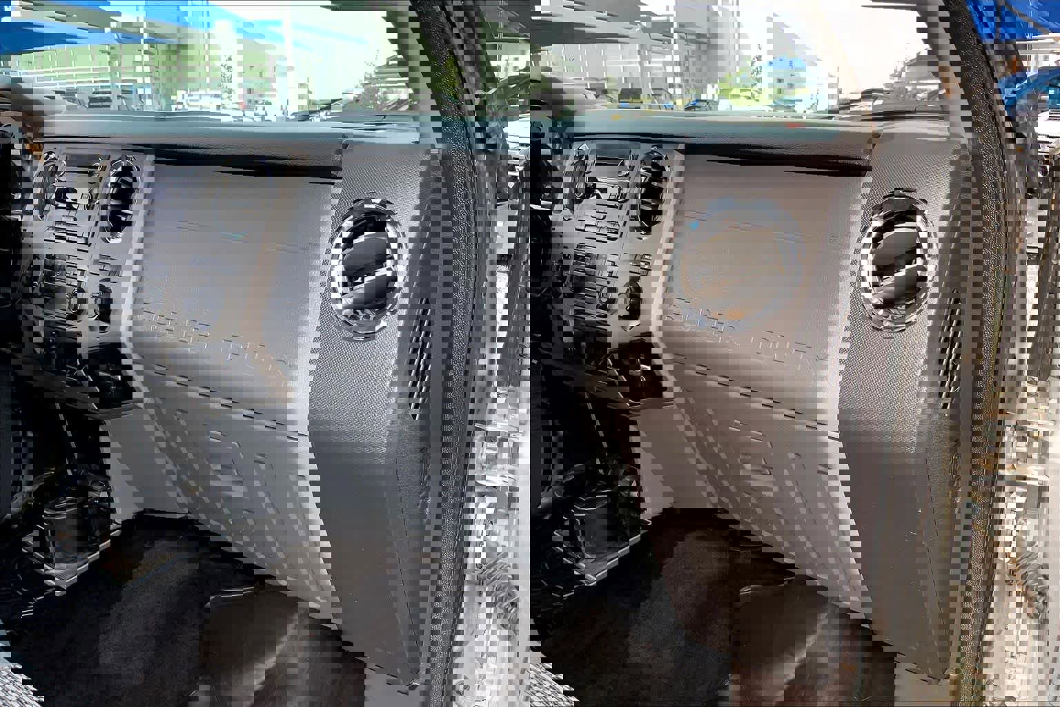 Used 2016 Ford F250 XLT w/ Camper Package image 19