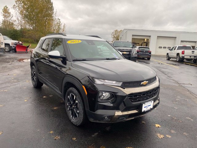 Used 2023 Chevrolet TrailBlazer ACTIV w/ Convenience Package AWD/4WD image 4