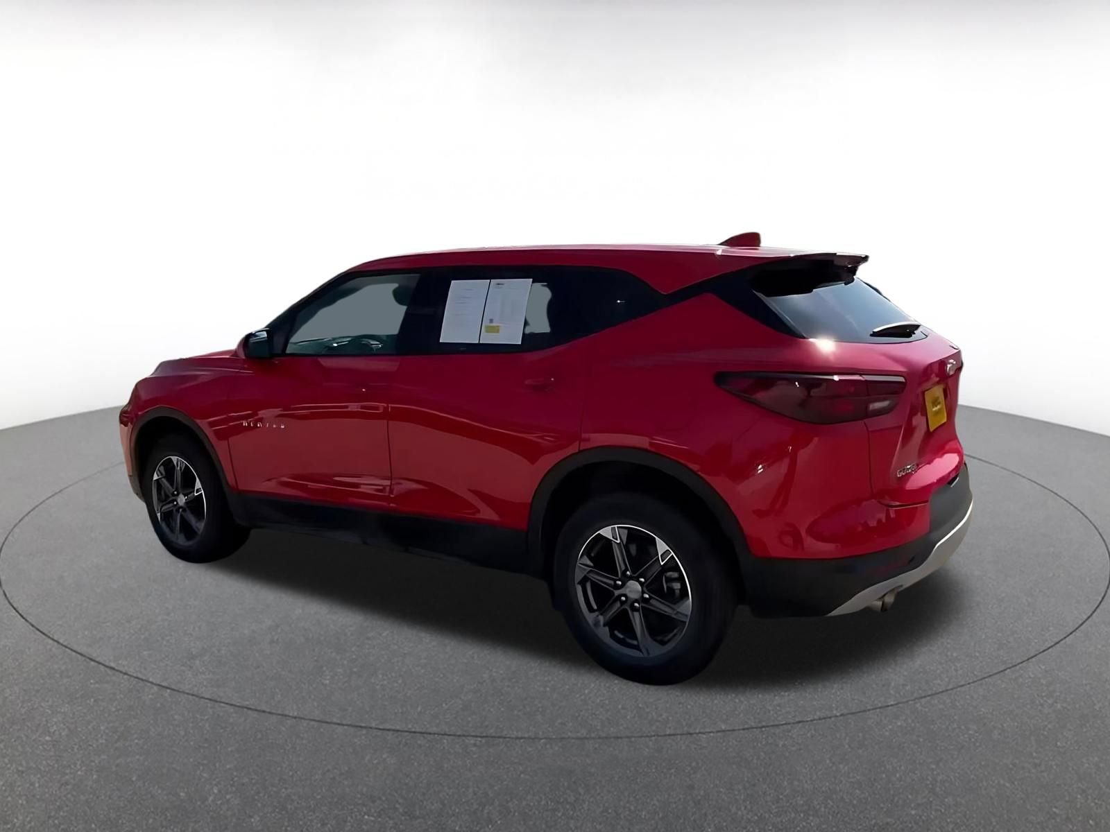 Used 2025 Chevrolet Blazer LT FWD image 9
