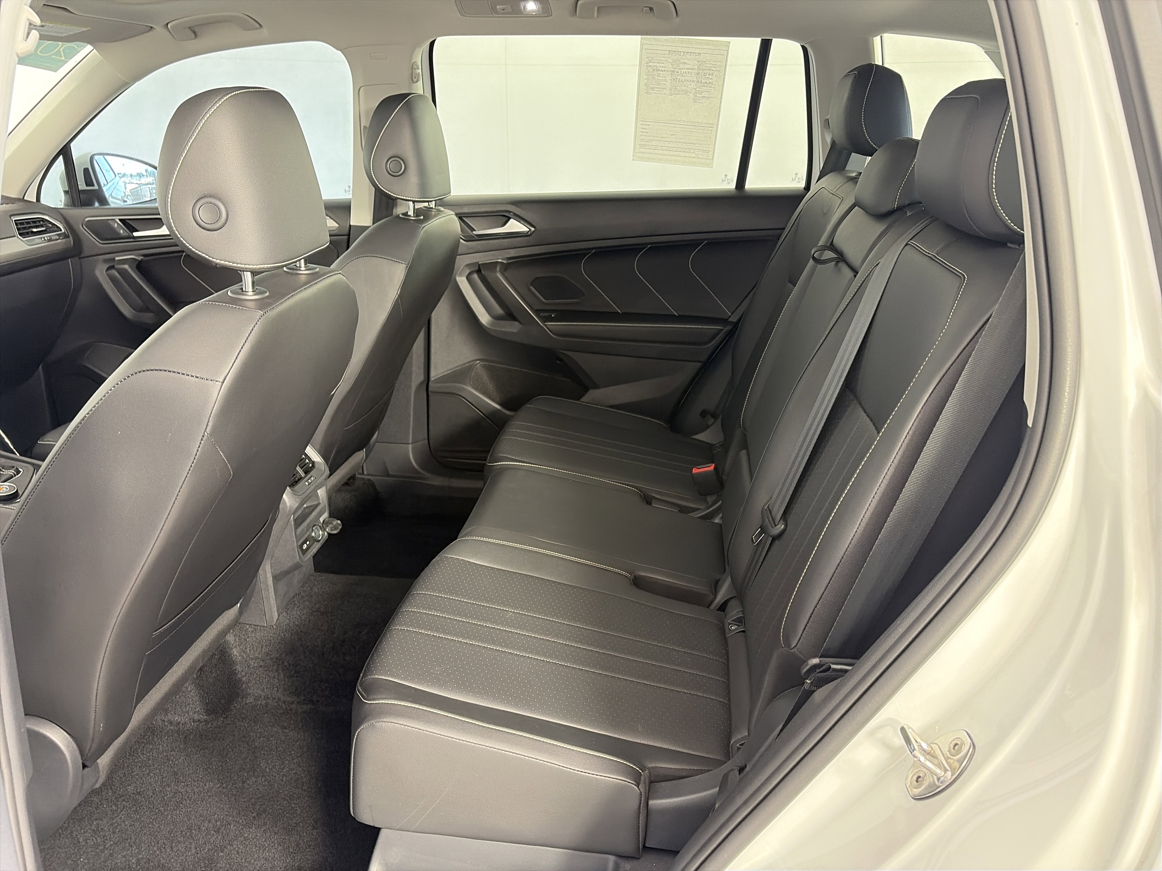 Used 2023 Volkswagen Tiguan SE w/ Panoramic Sunroof Package AWD/4WD image 7