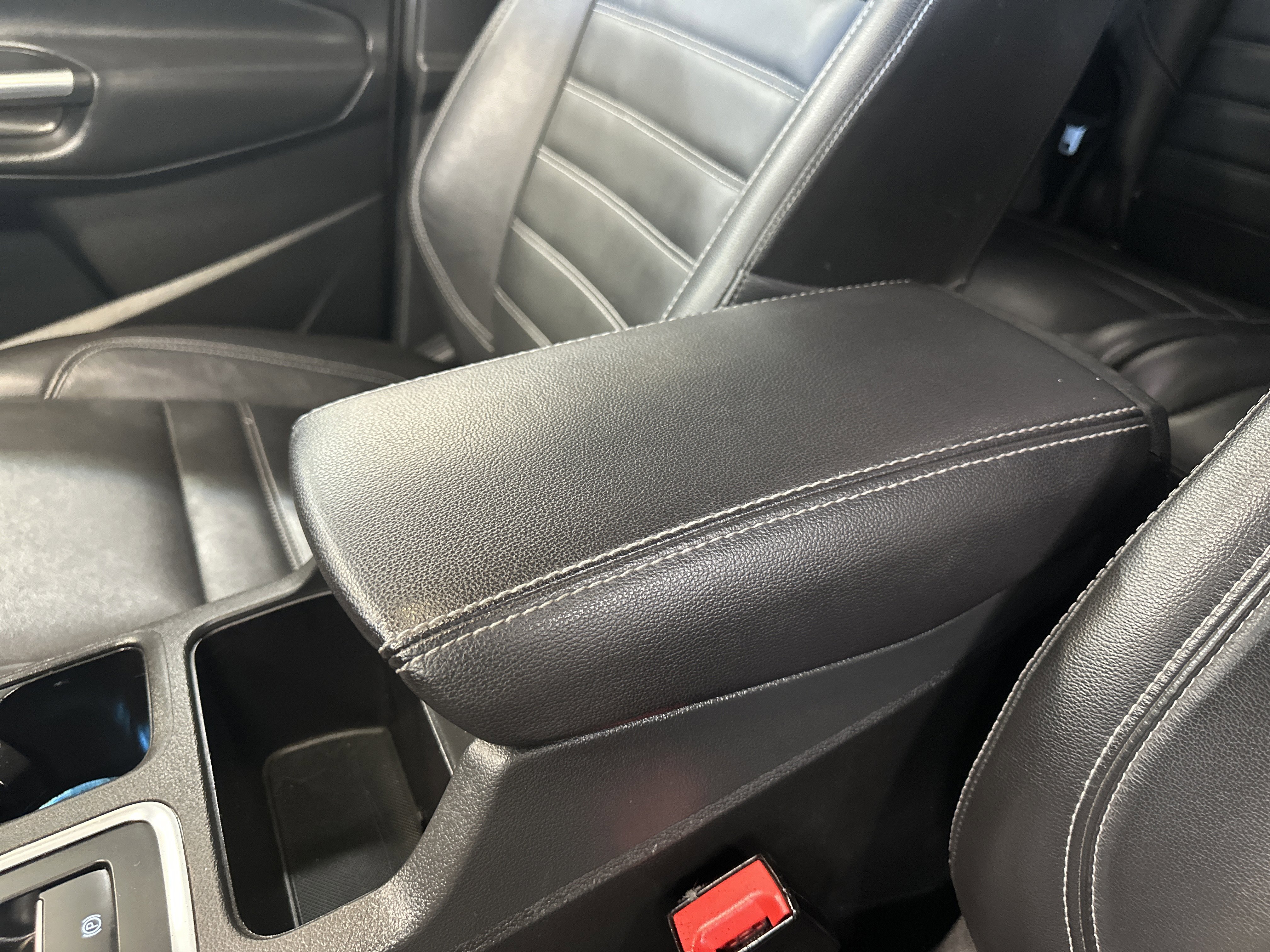 Used 2017 Ford Escape Titanium image 29