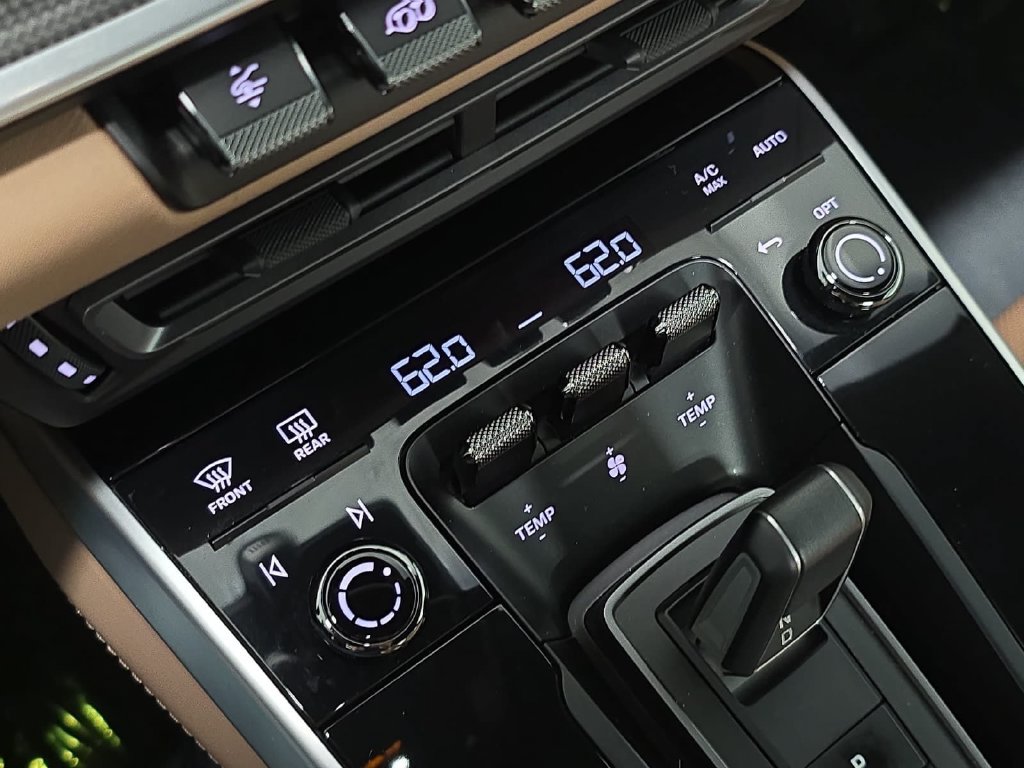 Certified 2025 Porsche 911 Turbo S AWD/4WD image 19