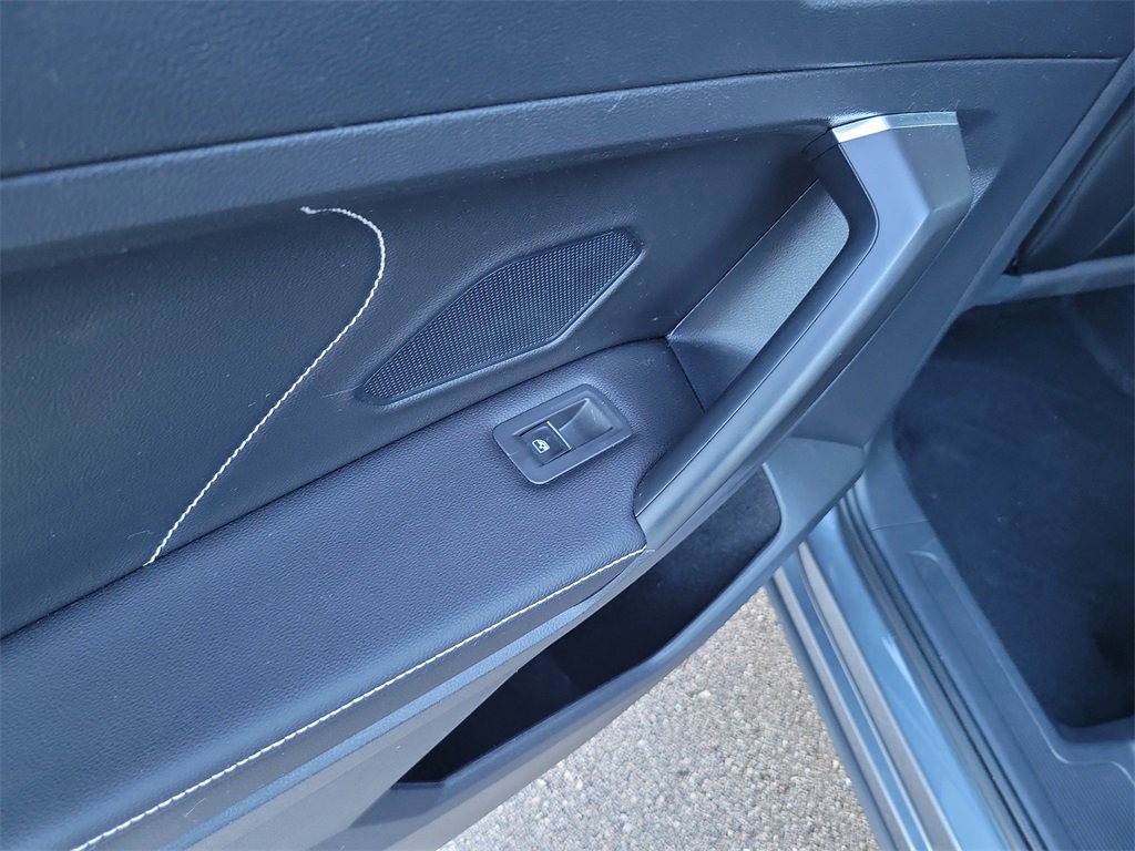 Certified 2022 Volkswagen Tiguan SE image 12