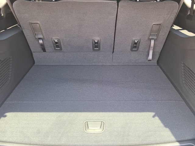 New 2026 Chevrolet Suburban LS w/ LPO, Dark Essentials Package RWD image 10