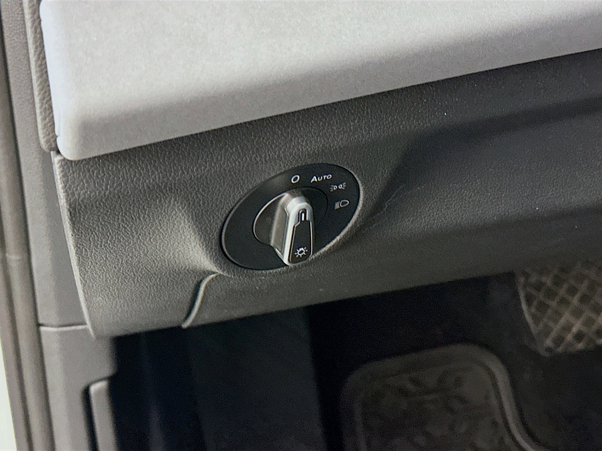 Used 2025 Volkswagen Jetta SE image 17