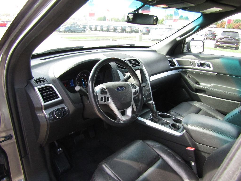 Used 2013 Ford Explorer XLT image 9