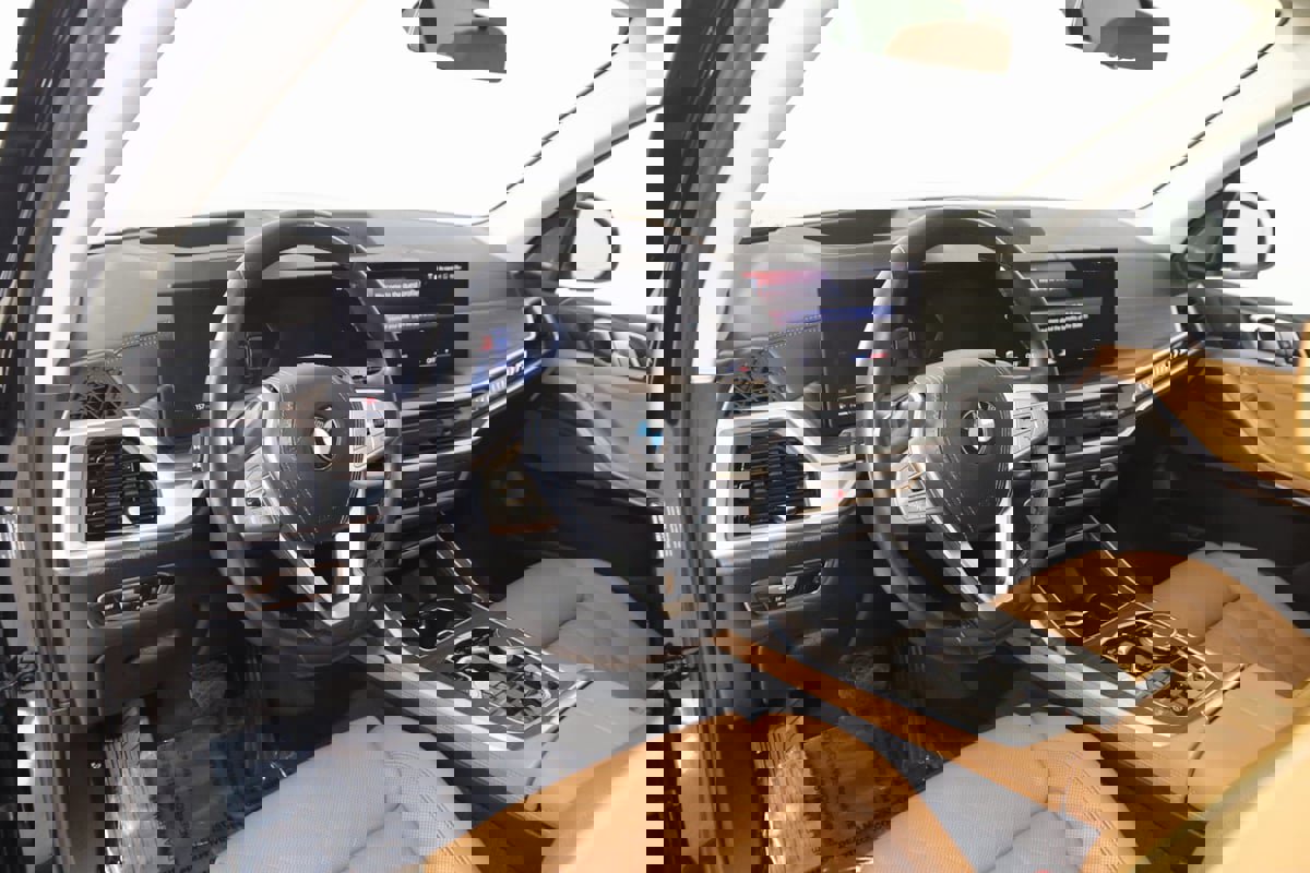 Used 2023 BMW X7 xDrive40i w/ Premium Package image 26