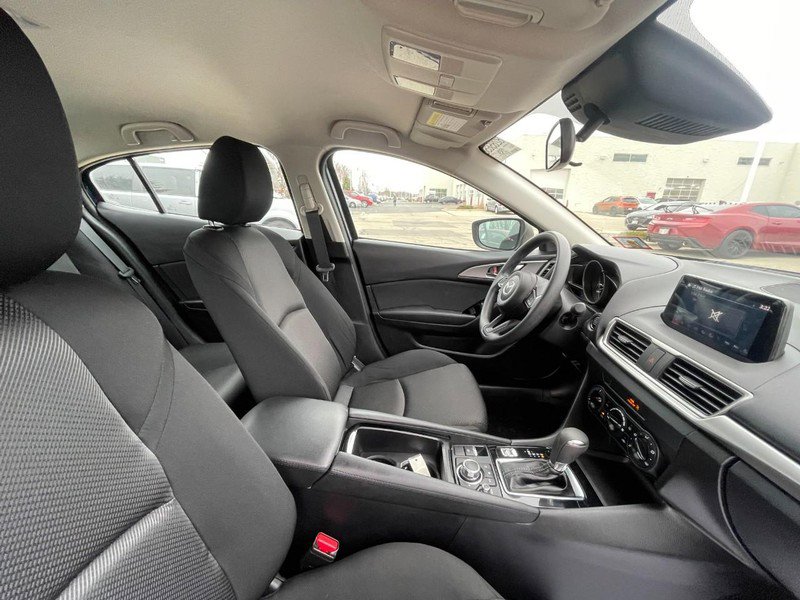 Used 2018 MAZDA MAZDA3 Sport image 3