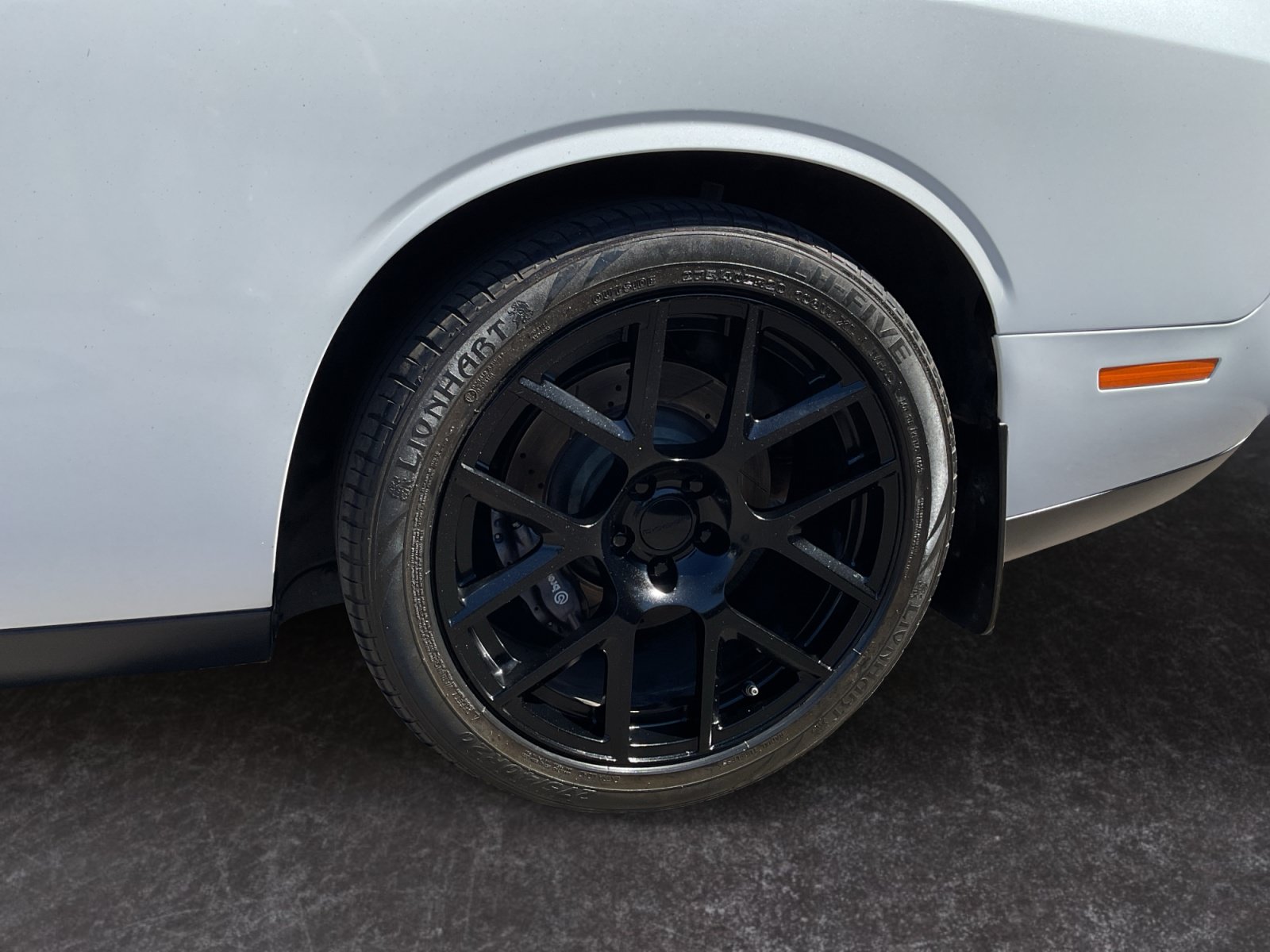 Used 2016 Dodge Challenger R/T Scat Pack w/ Leather Interior Group RWD image 8