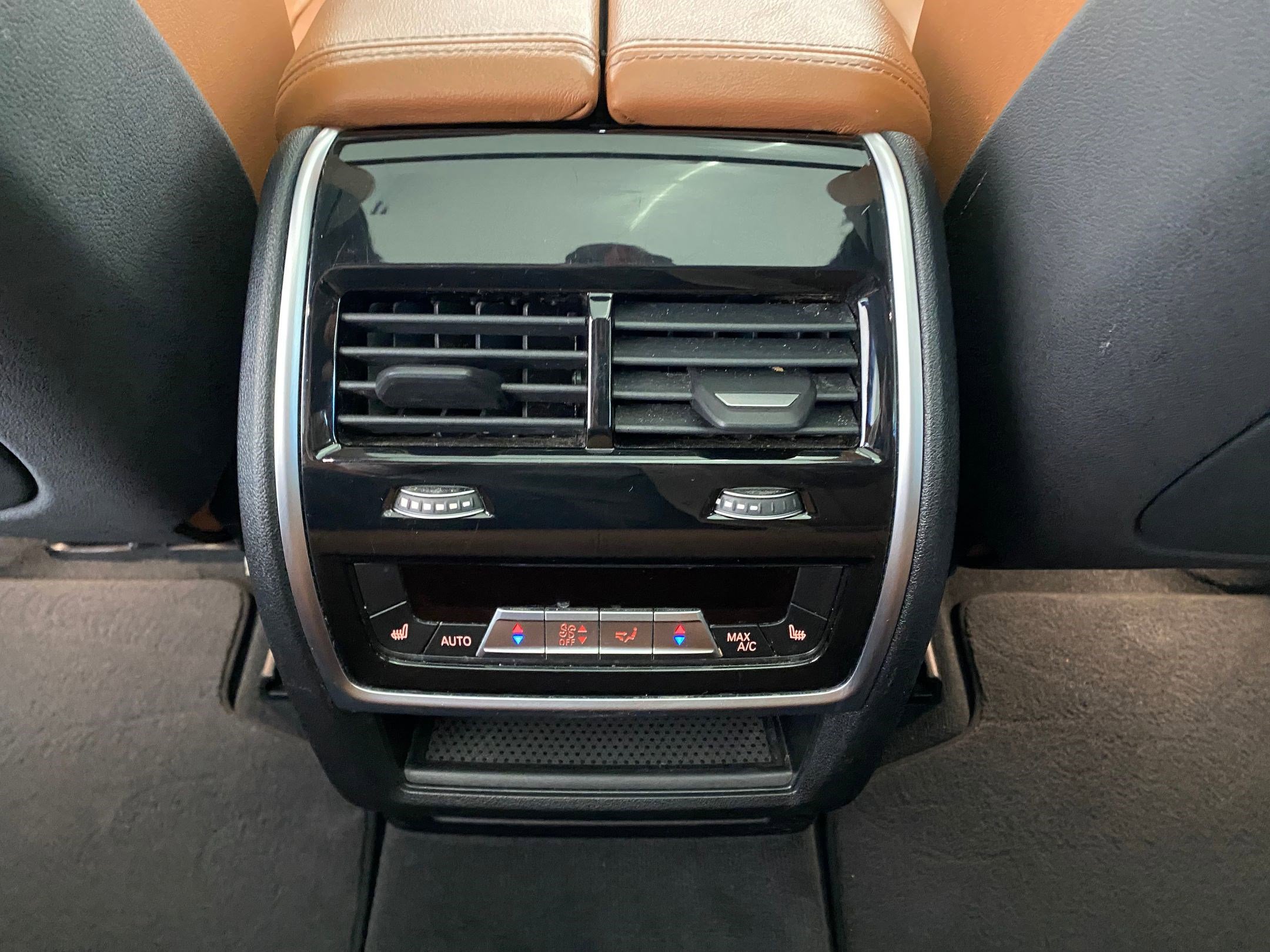 Used 2019 BMW X5 xDrive40i w/ Premium Package image 29