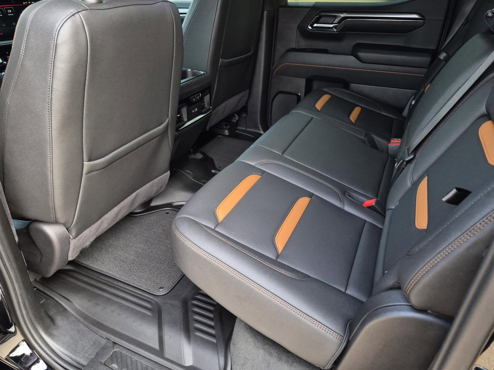 Certified 2024 GMC Sierra 1500 AT4 w/ Technology Package AWD/4WD image 14