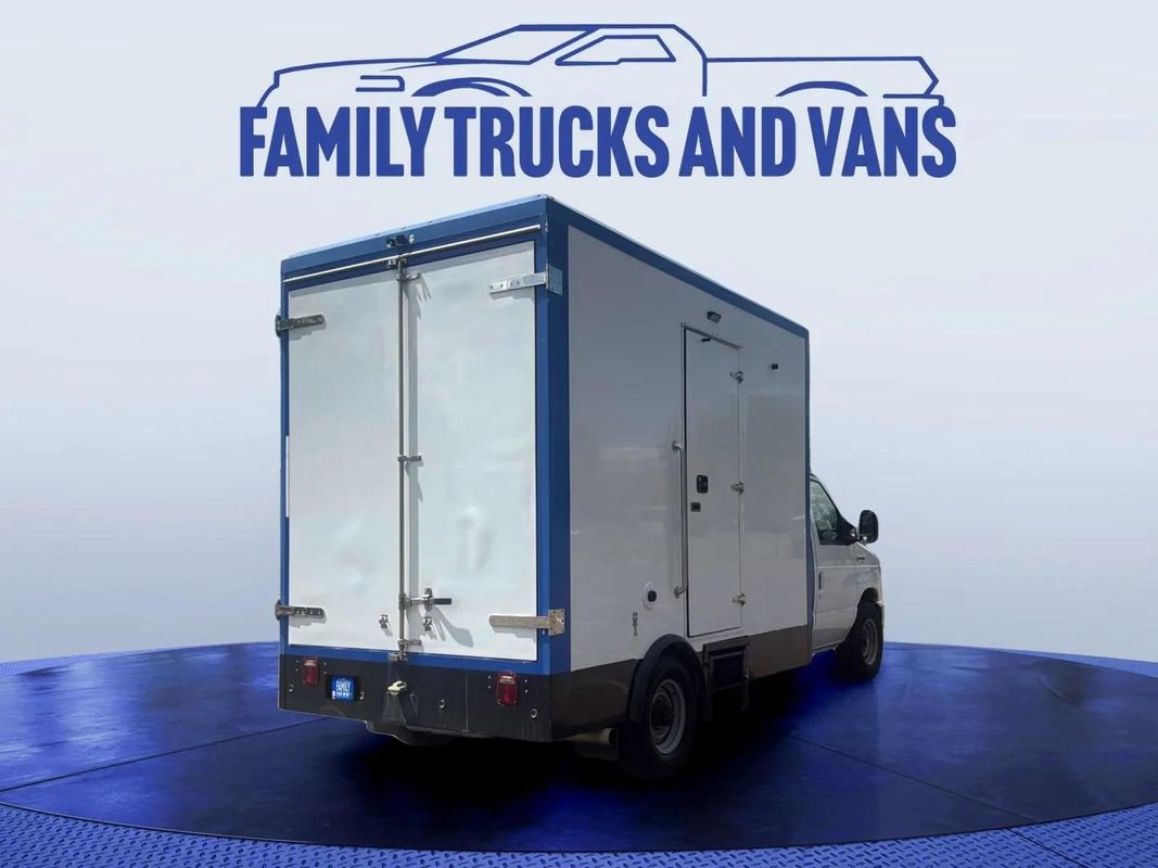 Used 2023 Ford E-350 and Econoline 350 Super Duty w/ Power Windows & Locks Group RWD image 5