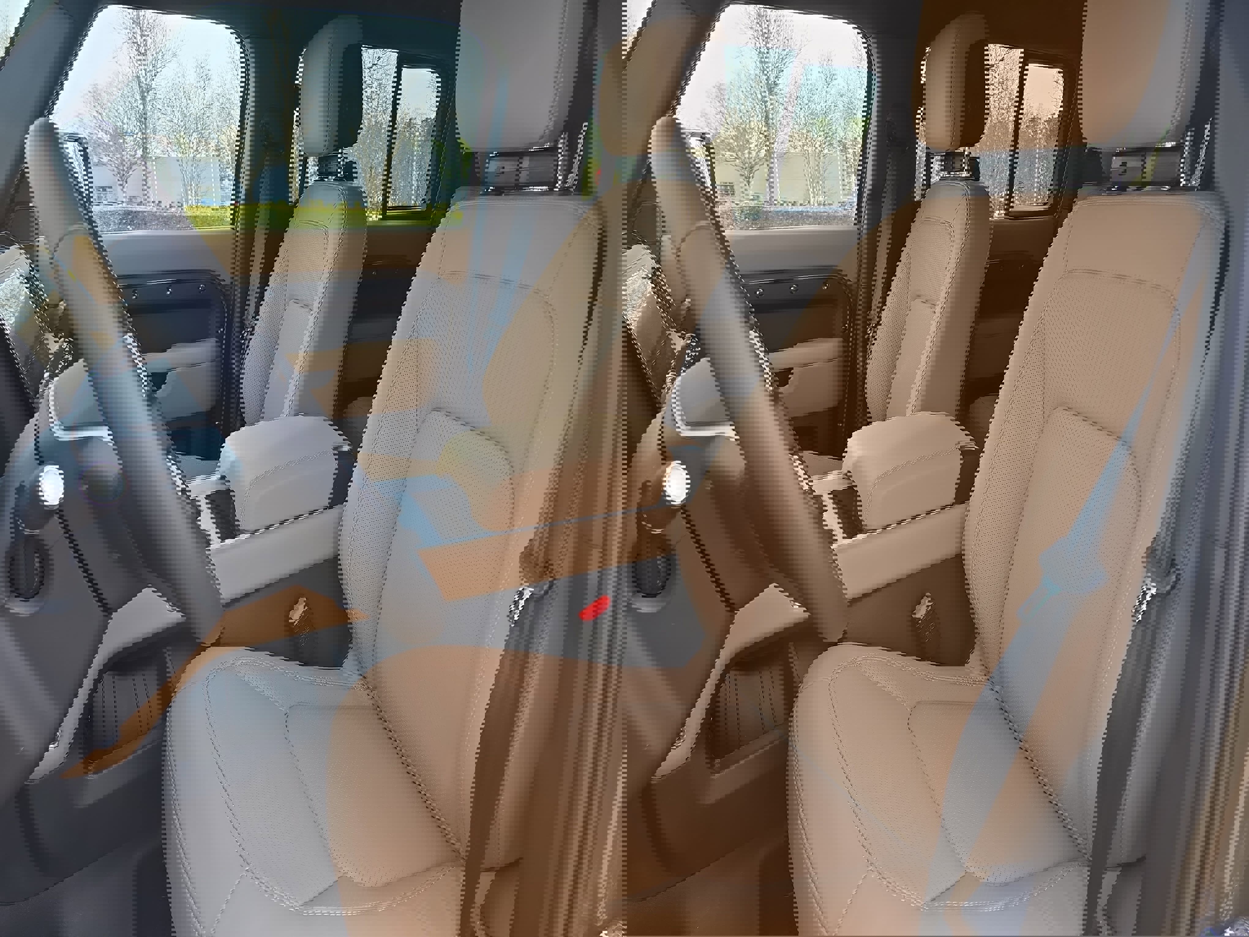 New 2026 Land Rover Defender 130 X-Dynamic SE image 15