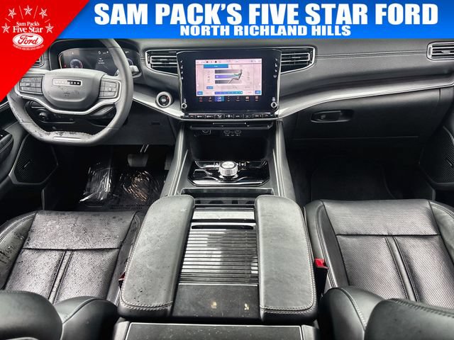 Used 2024 Jeep Wagoneer 4WD w/ Premium Group I image 12