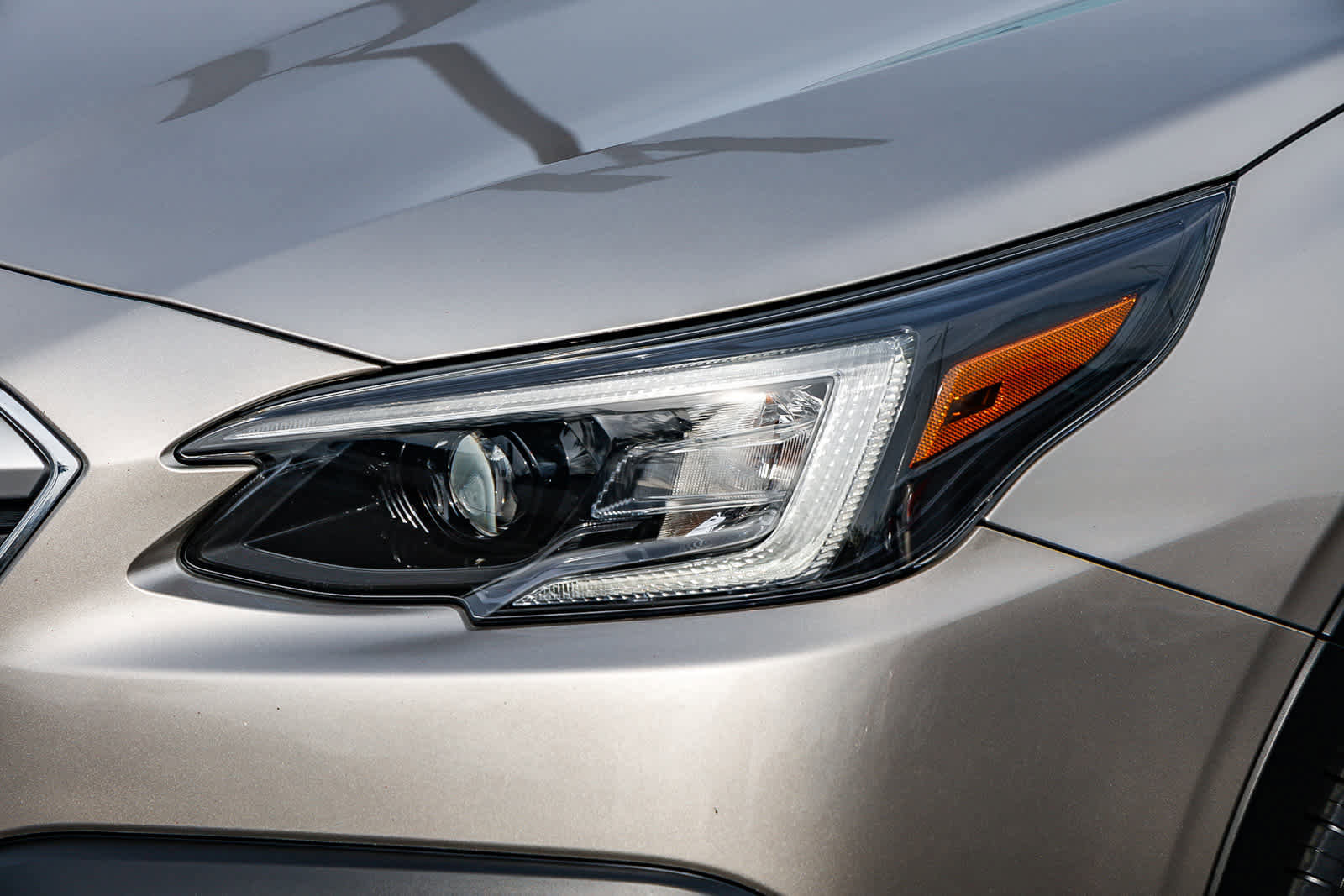 Used 2020 Subaru Outback Premium image 7