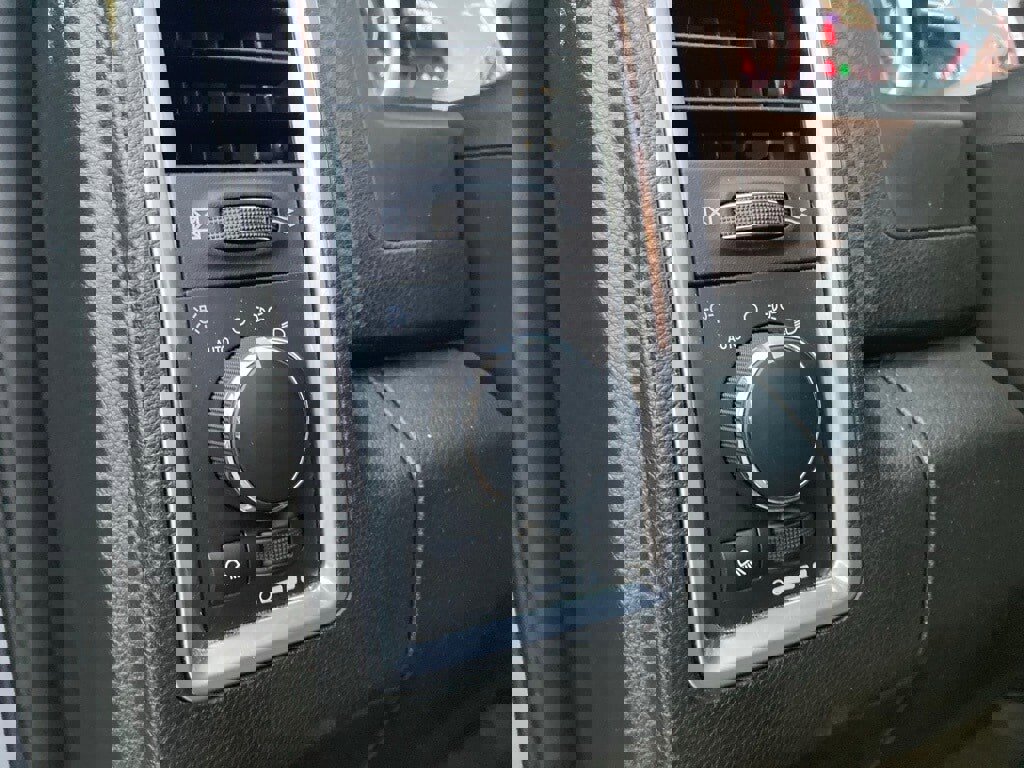 Used 2024 RAM 1500 Classic SLT image 14