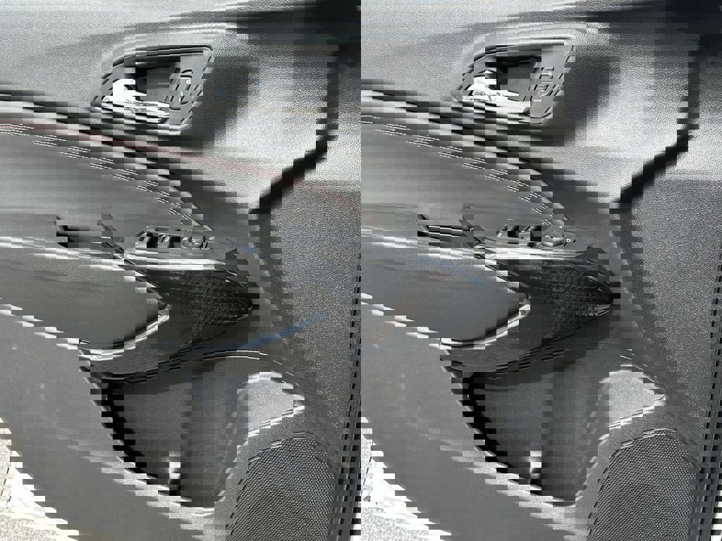 New 2026 Chevrolet Trax RS w/ Sunroof Package image 25