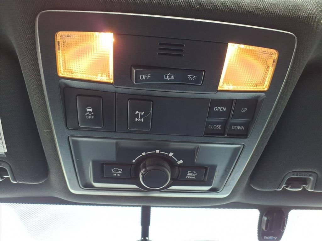 Used 2017 Toyota Tacoma TRD Off-Road image 29