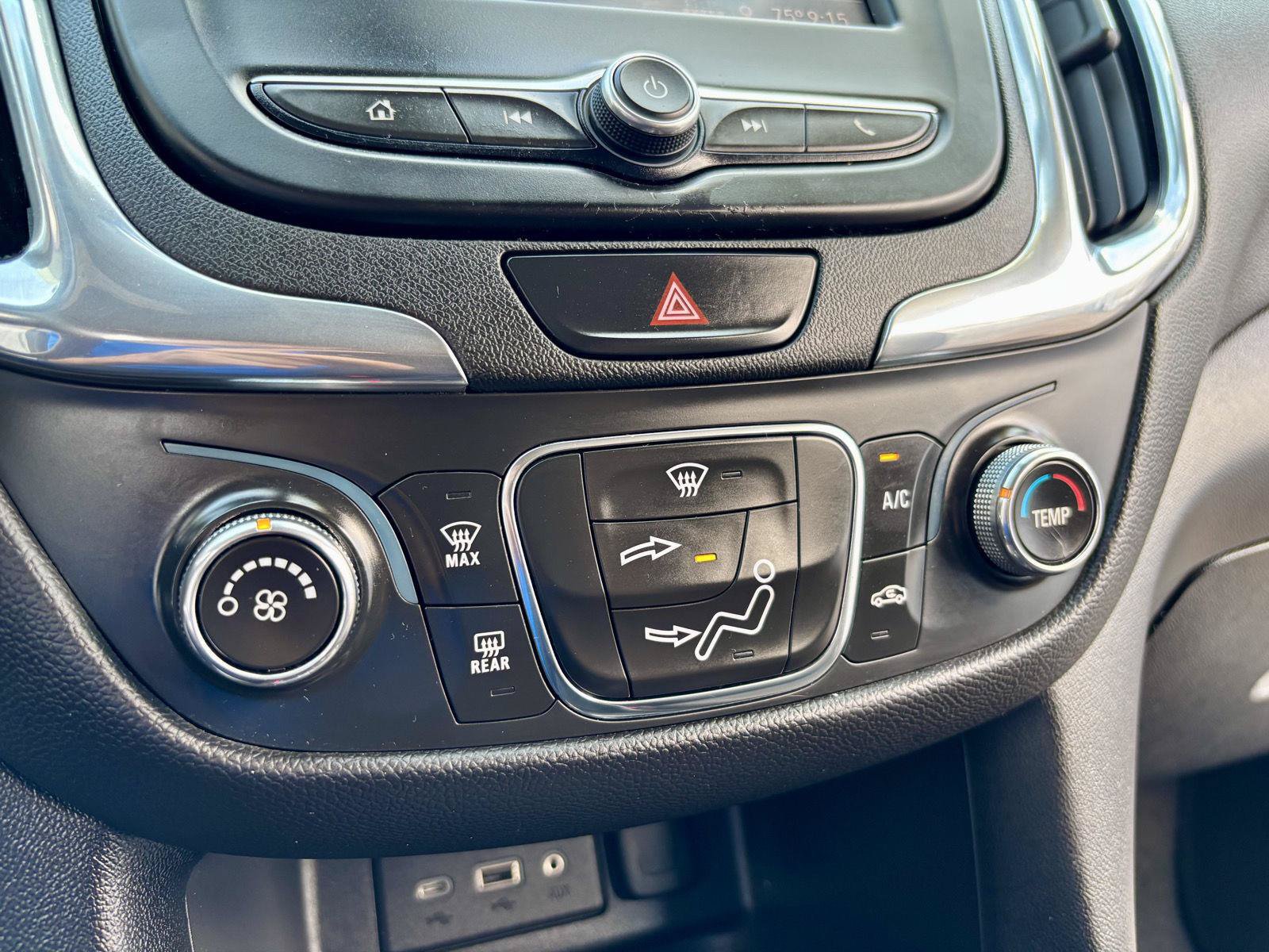 Used 2020 Chevrolet Equinox LT AWD/4WD image 36
