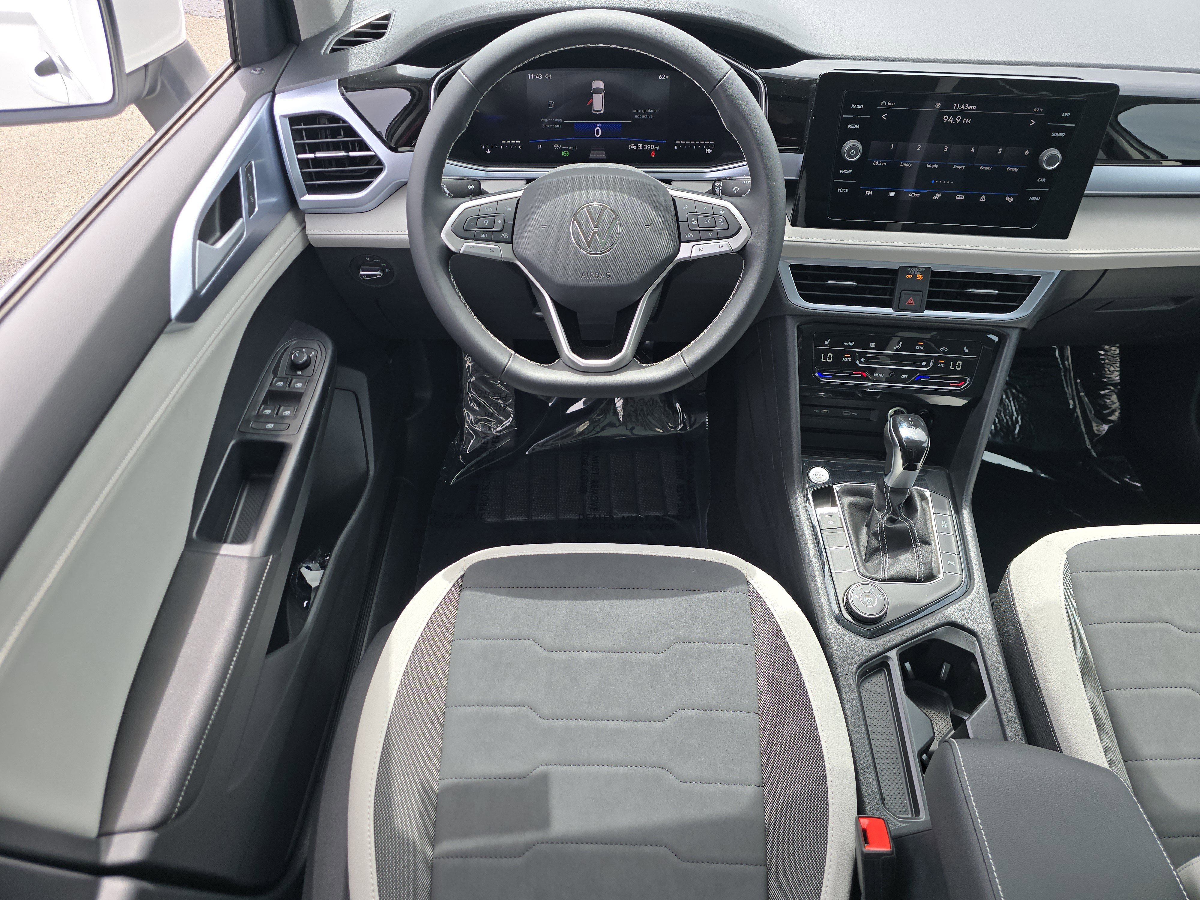 New 2026 Volkswagen Taos SE AWD/4WD image 21