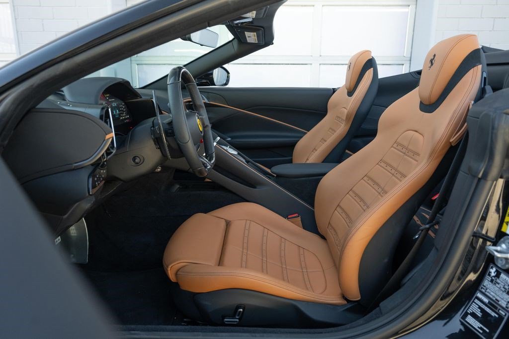 Used 2025 Ferrari Roma Spider RWD image 33