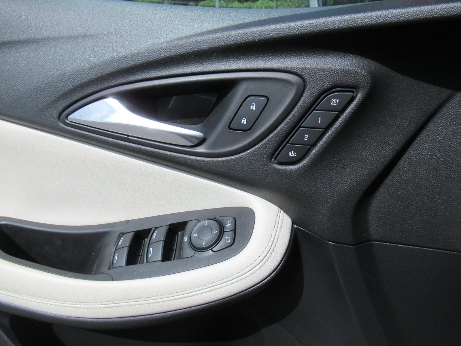 Used 2020 Buick Encore GX Essence w/ Advanced Technology Package FWD image 22