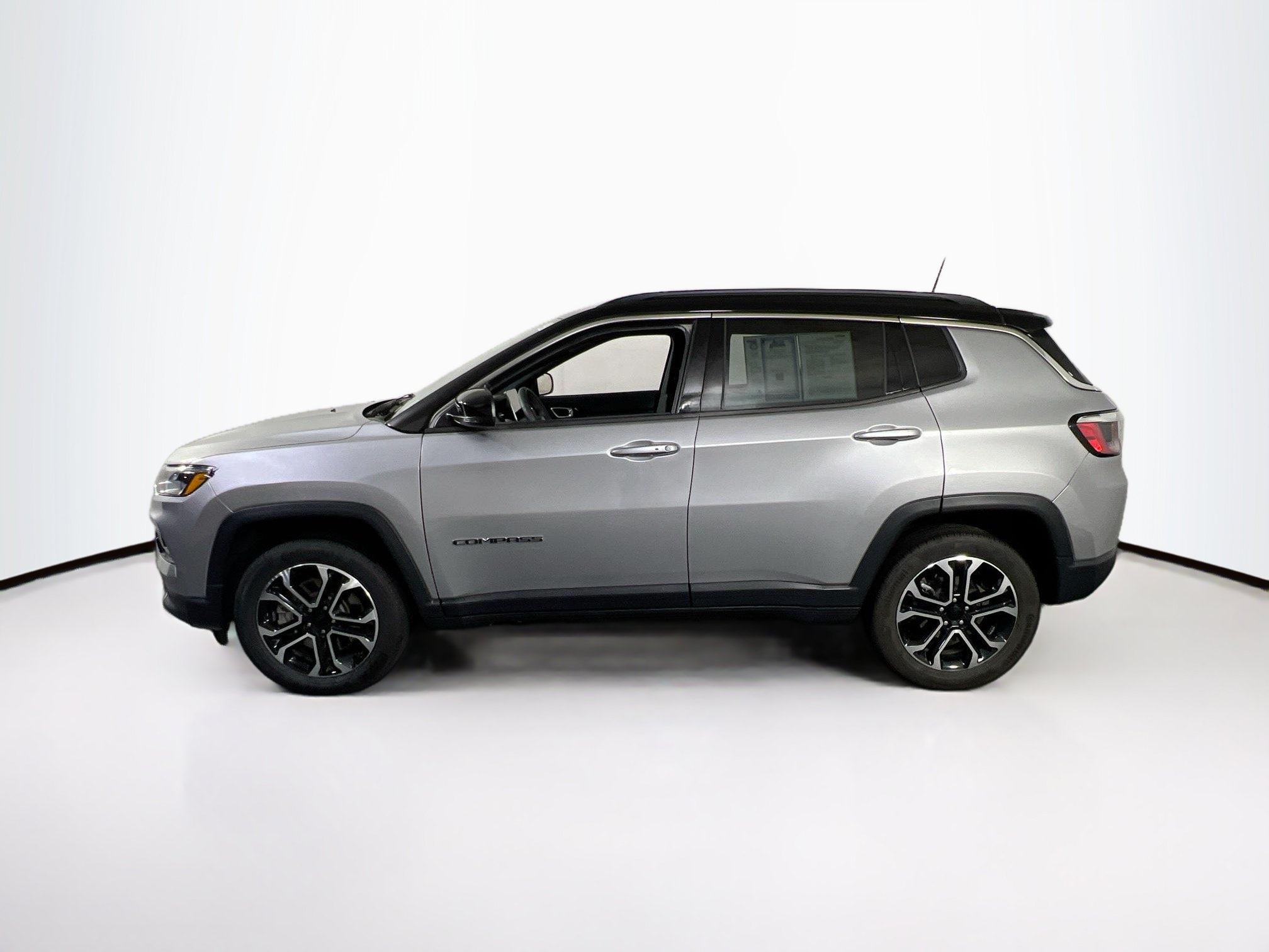 Used 2023 Jeep Compass Limited AWD/4WD image 8