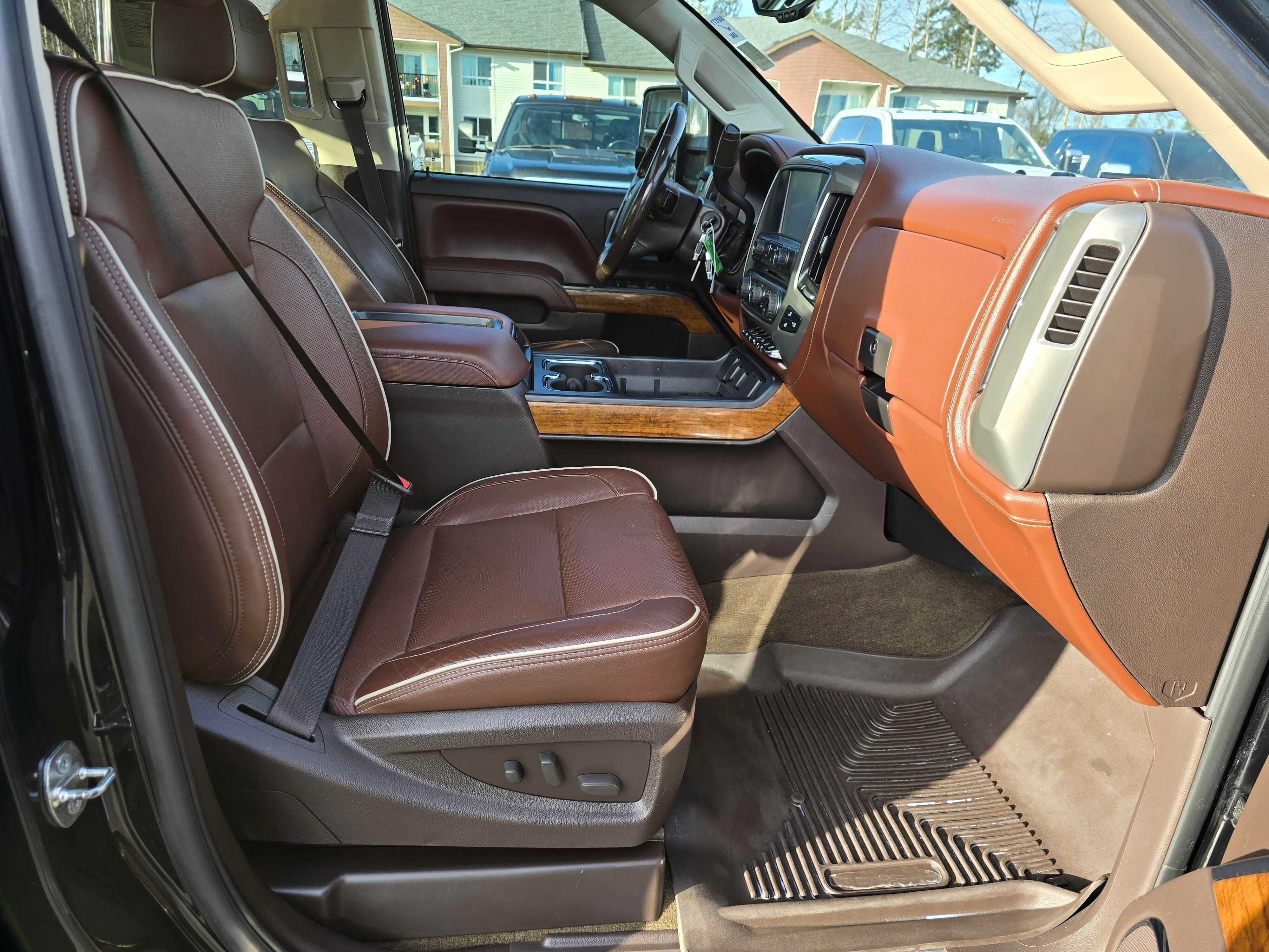 Used 2015 Chevrolet Silverado 3500 High Country AWD/4WD image 31