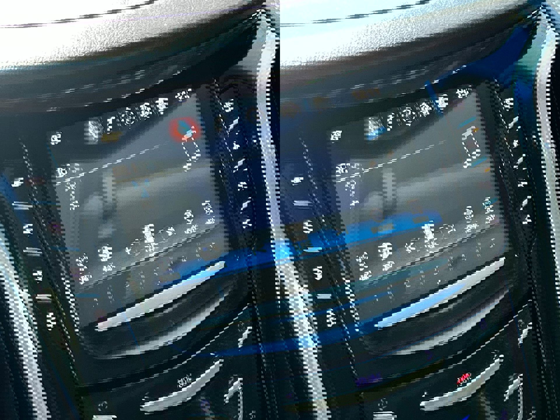 Used 2017 Cadillac Escalade Premium Luxury image 26