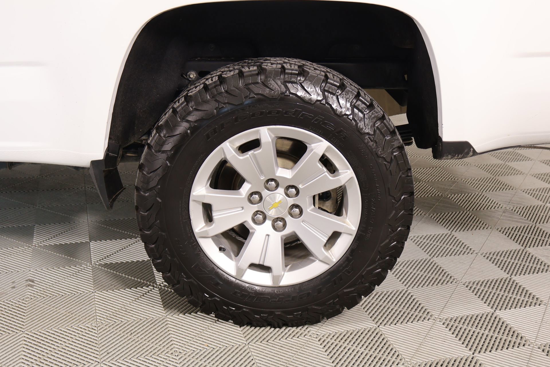 Used 2022 Chevrolet Colorado LT w/ Fleet Safety Package RWD image 17
