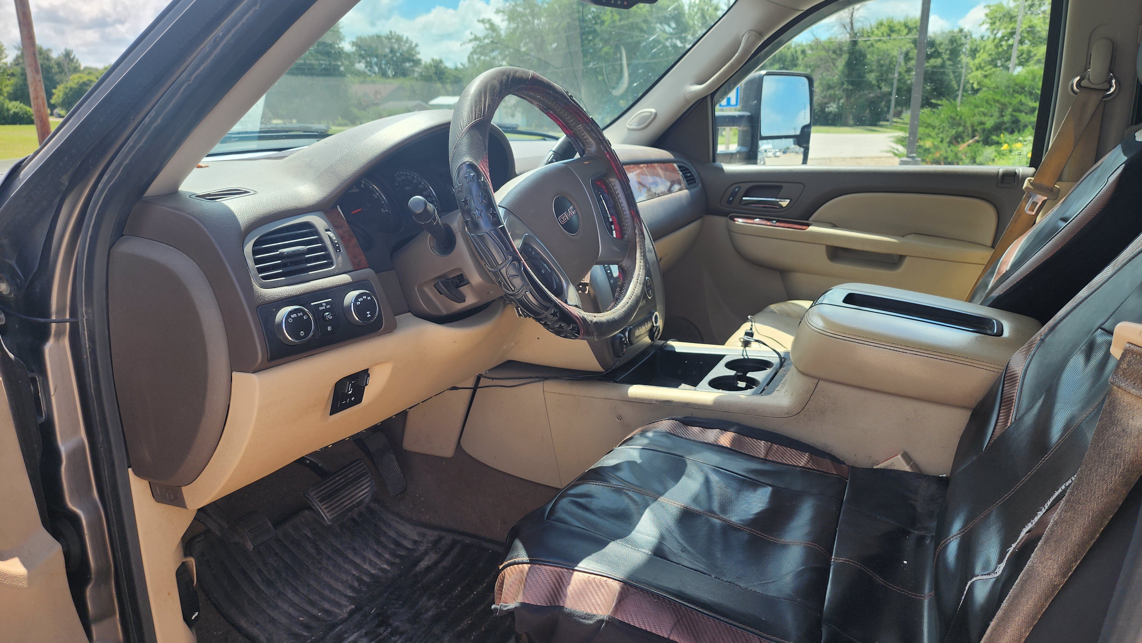 Used 2013 GMC Sierra 1500 SLT w/ Chrome Essentials Package AWD/4WD image 7