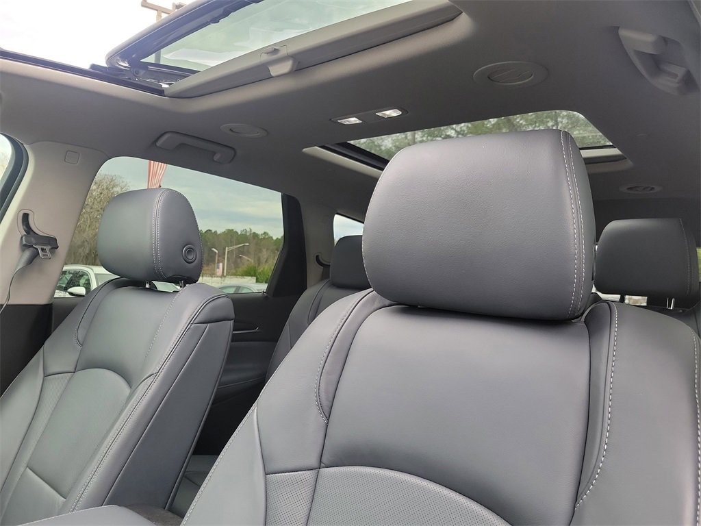 Used 2021 Buick Enclave Essence w/ Sound and Sites Package image 24