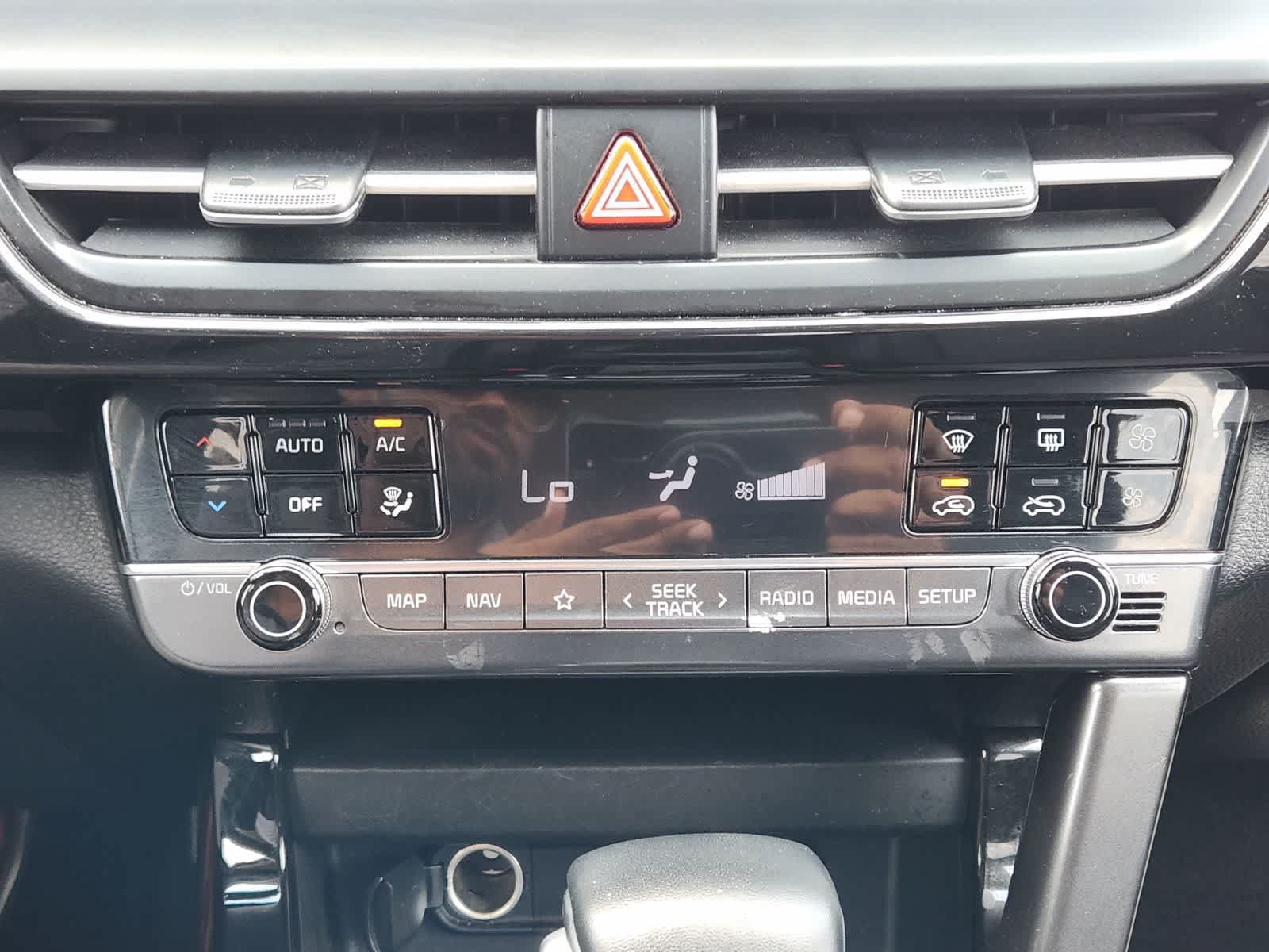 Certified 2024 Kia Seltos X-Line AWD/4WD image 17