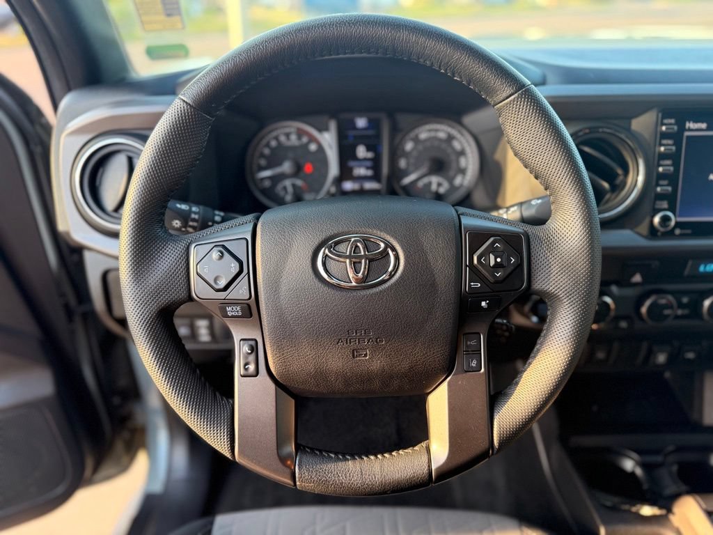 Used 2022 Toyota Tacoma TRD Off-Road w/ Black Out Package (TMS) AWD/4WD image 12