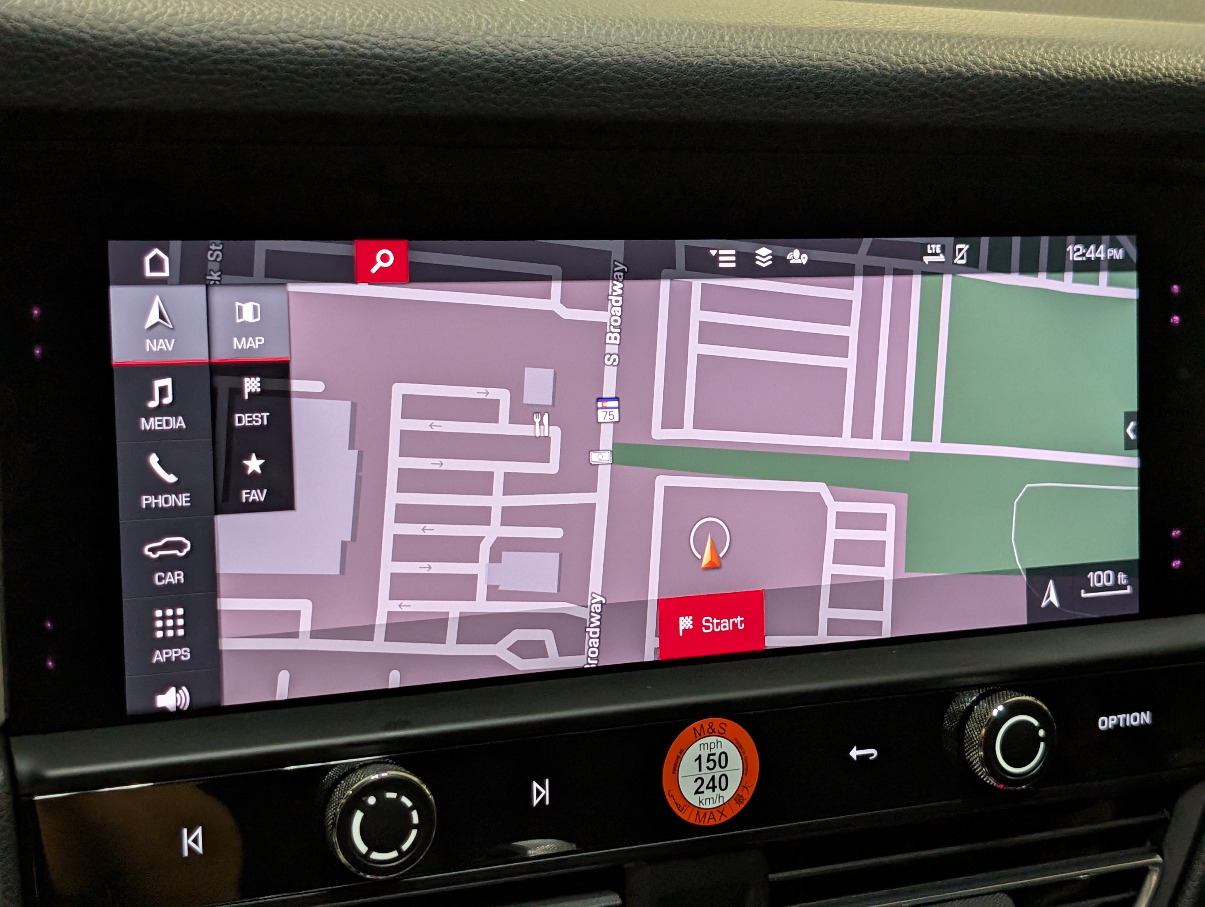 Certified 2023 Porsche Macan Turbo AWD/4WD image 34