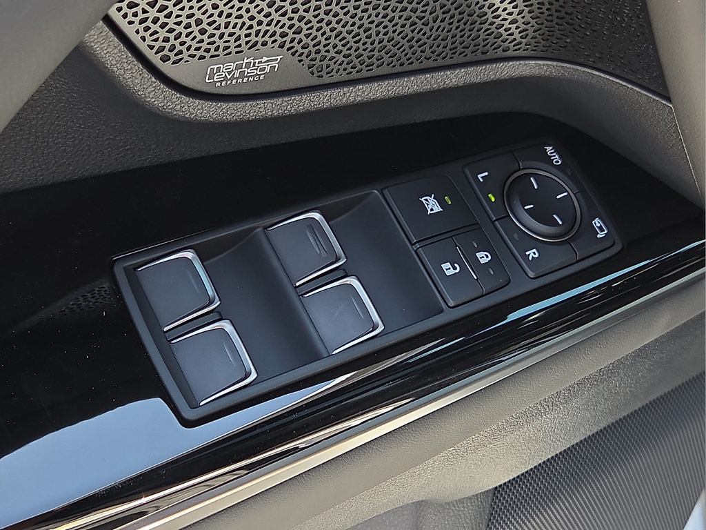 New 2026 Lexus LX 700h Luxury AWD/4WD image 18